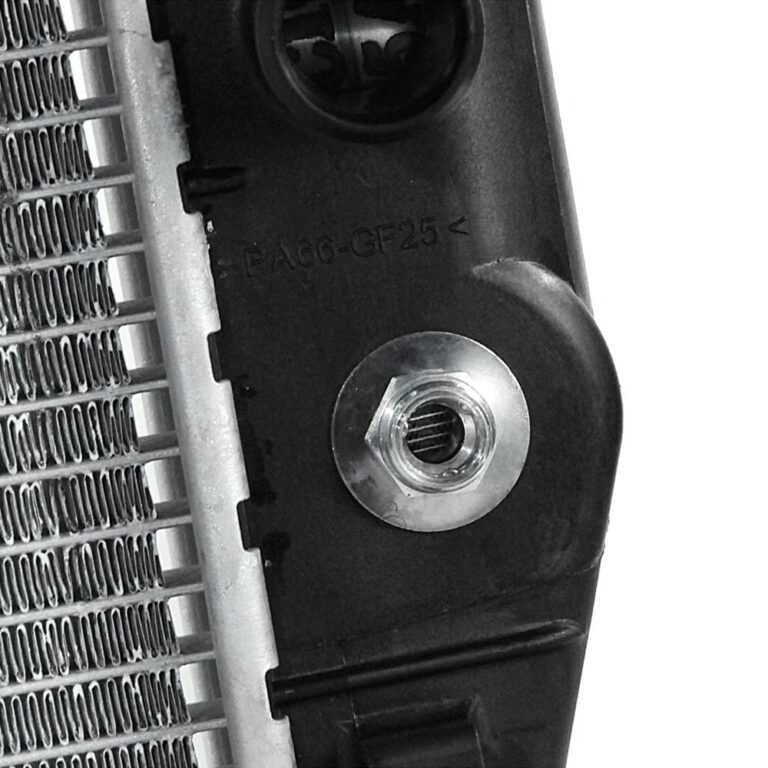 GM 21559 Radiator - Image 4