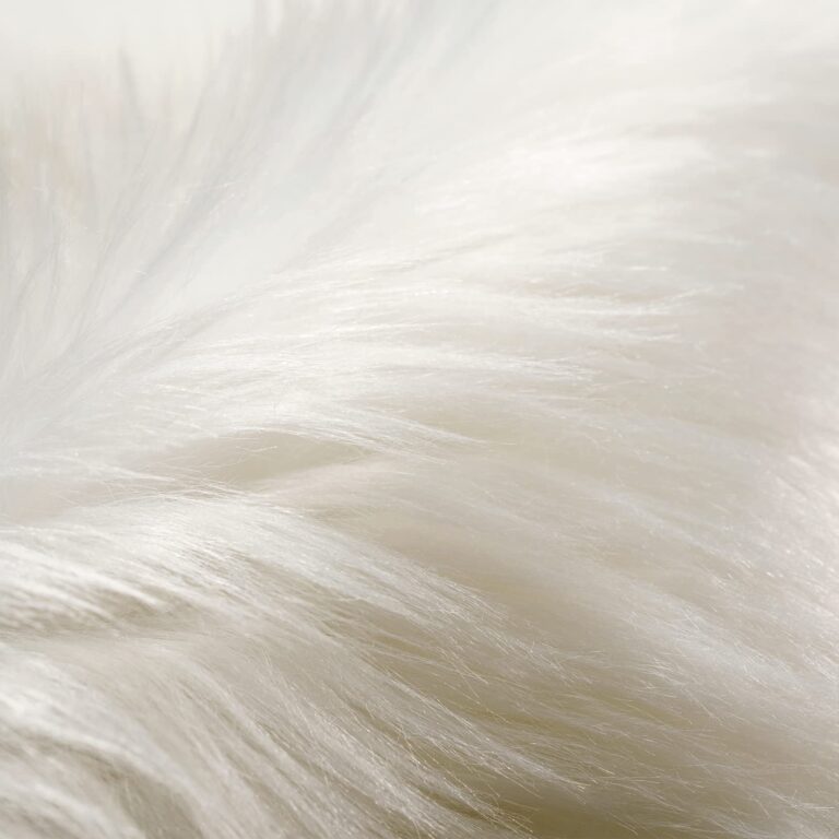 SERISSA White Faux Fur Rug 8x10 Feet, Fluffy Shaggy Area Rug Large Faux Sheepskin Fur Rugs Fuzzy Rug, Furry Throw Rug for Living Room, Bedroom, Nursery Room Decor (Rectangle, White) - Image 4