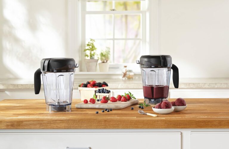 Vitamix Container, 64oz. Low-Profile, Clear - Image 3