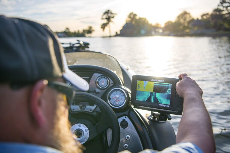 Lowrance HOOK Reveal 5 Inch Fish Finders with Transducer - Image 4