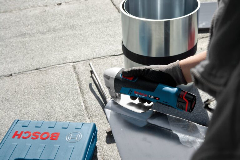 Bosch Professional GSC 12V-13 Cordless Metal Shear , Cuts through metal 4 times faster – with zero effort (Without Battery and Charger) - Carton - Image 2