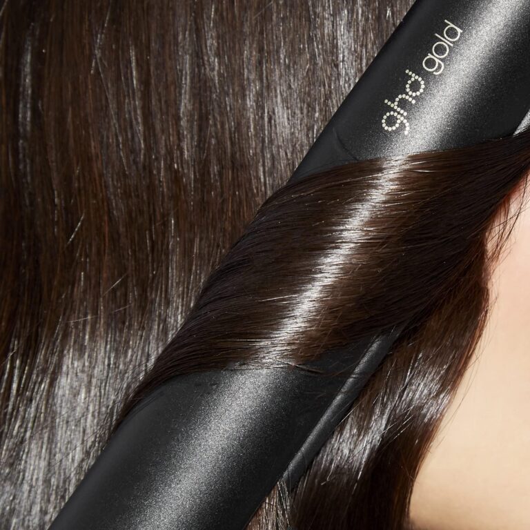 ghd Gold Styler Essentials Duo ― Gold 1" Flat Iron Hair Straightener (Black) with Bodyguard Heat Protection Hair Spray (4 fl. oz.) - Image 3