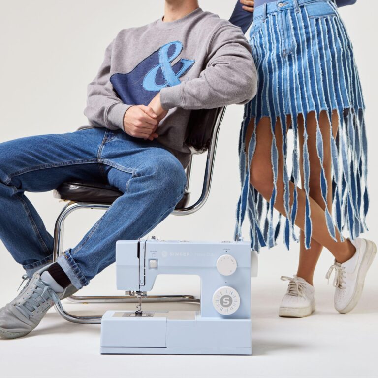 SINGER Heavy Duty 4423 Meltwater Blue High Speed Sewing Machine with Accessory Kit | Strong Motor With Enhanced Piercing Power, 97 Stitch Applications, Full Metal frame, 1-step Buttonhole & LED Light - Image 5