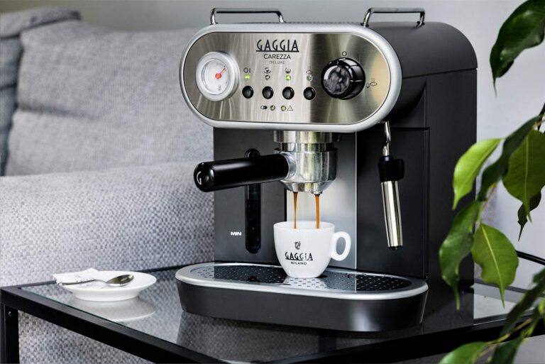 Gaggia Carezza De Luxe Espresso Machine, 47oz, Silver - Image 3
