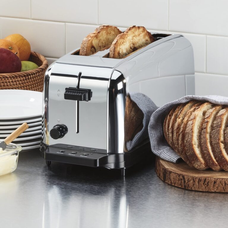 Waring Commercial WCT704 4 Slice Extra Long Slot Light Duty Pop-Up Toaster, 120V, 5-15 Phase Plug - Image 2