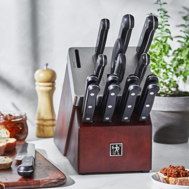HENCKELS Solution Razor-Sharp 16-Piece Self Sharpening Knife Block Set, Chef Knife, Bread Knife, Steak Knife, German Engineered Knife Informed by 100+ Years of Mastery - Image 2
